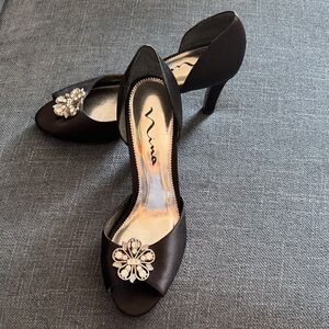 Nina heels with Rhinestone trim